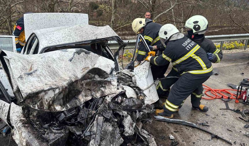 Feci kaza nişanlı çifti hayattan kopardı