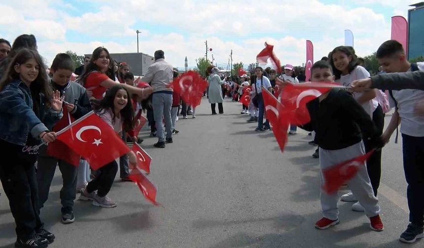 Dünya çocukları 23 Nisan için Muğla'ya geliyor