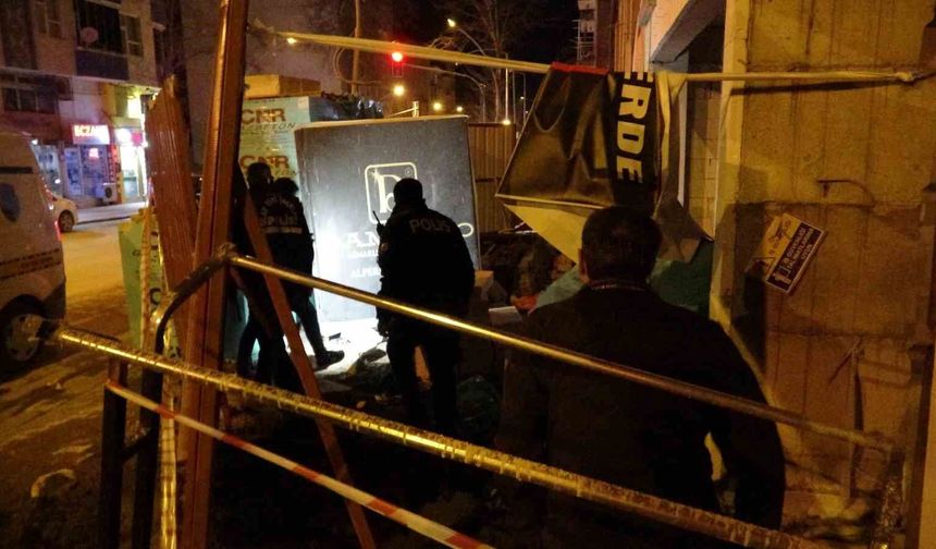 İnşaattan düşen şahıs hayatını kaybetti