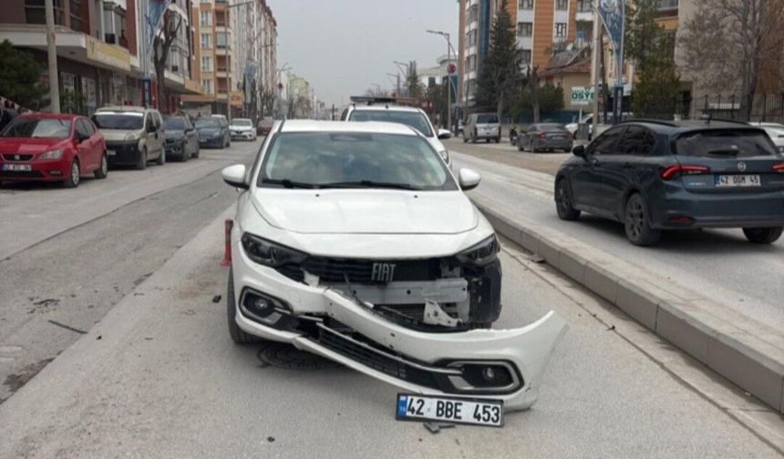Otomobil ile motosiklet çarpıştı: 1 yaralı