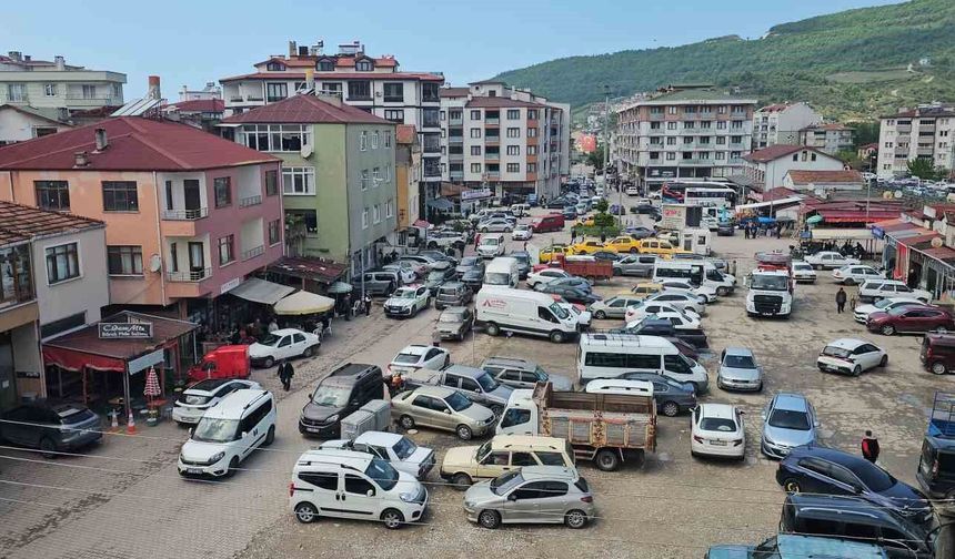 Bayram tatili için ilçeye akın ettiler