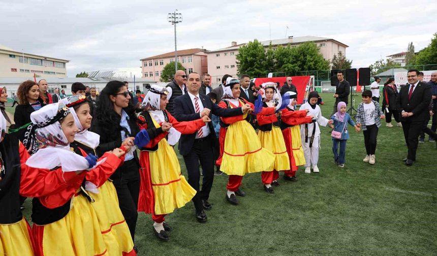 Vali Taşolar Kafkas oynadı
