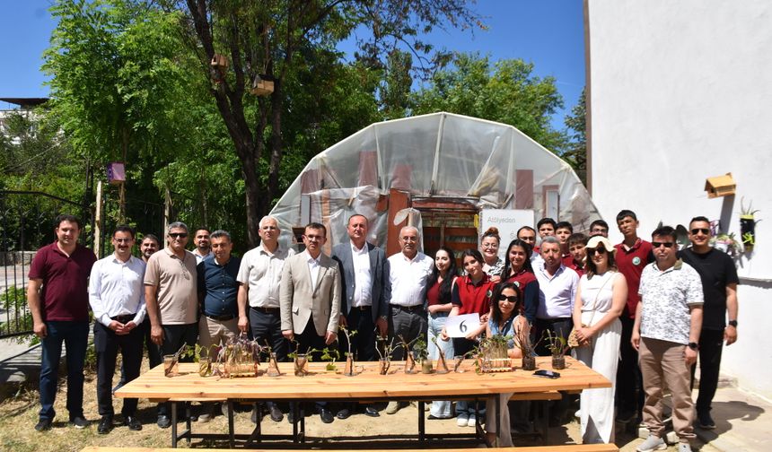 Sinop'ta öğrenciler ata tohumundan fide yetiştirdi