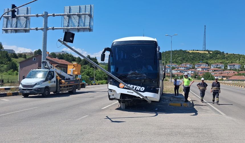 4 aracın karıştığı zincirleme trafik kazası