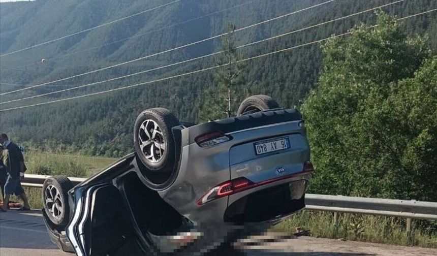 Araç devrildi: 1 ölü, 5 yaralı