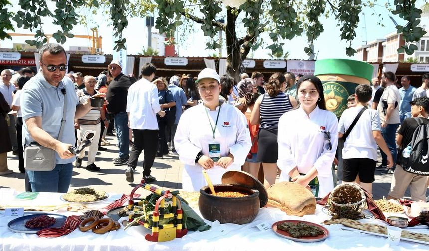 Giresun'un 'yeşil lezzetleri' gastronomi festivalinde beğeniye sunuldu