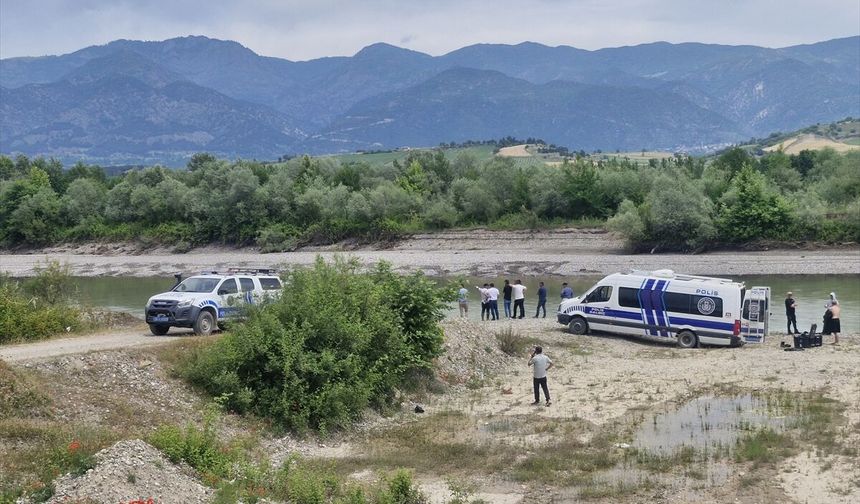 Kelkit Çayı'na düşen genci arama çalışmaları 13. günde