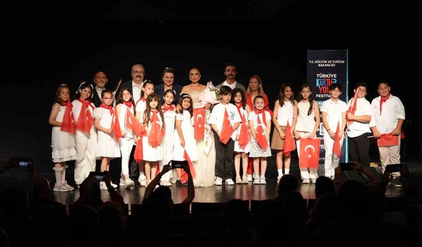 Anadolu'nun yedi ozanı opera yorumu ile seslendirildi