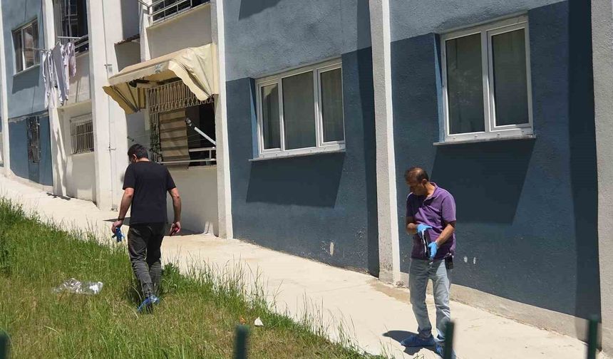 Birinci kattan düşen adam yaralandı