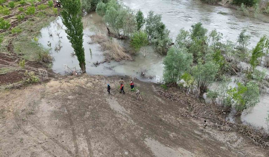 Çayda kaybolan kızı arama çalışmaları 31. gününde