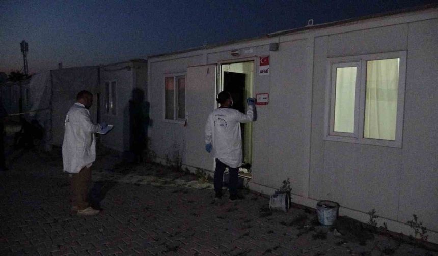 Yaşlı adam konteynerde ölü bulundu