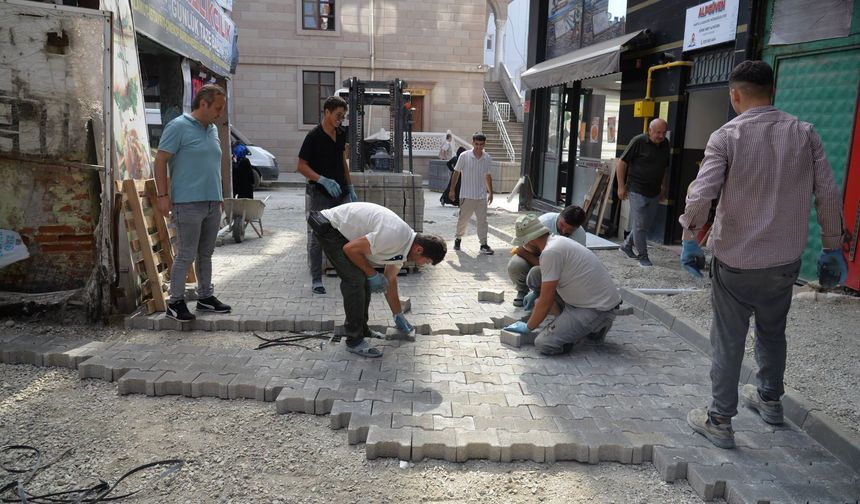 Türkeli Stad Sokak'ta üstyapı çalışmaları sürüyor