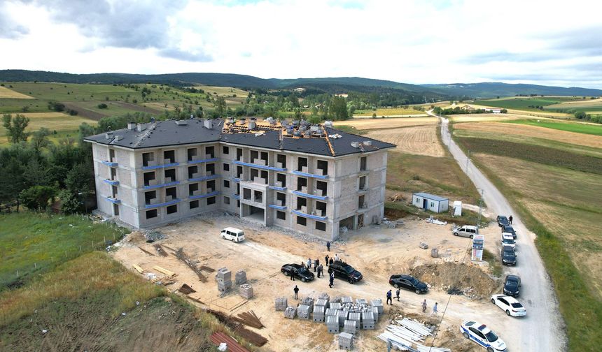 Kastamonu Valisi Dallı huzurevi inşaatını inceledi