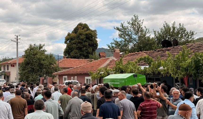 Trafik kazasında ölen çocuğun cenazesi defnedildi