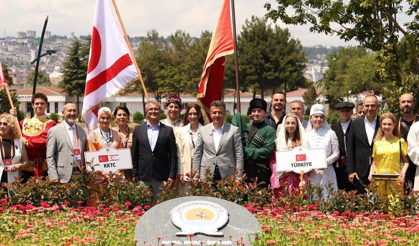 12 ülkenin halk dansı ekipleri Samsun'da