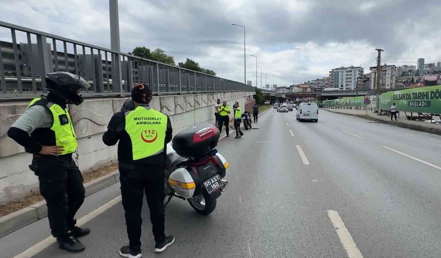 Devrilen motosikletteki 2 kişi yaralandı