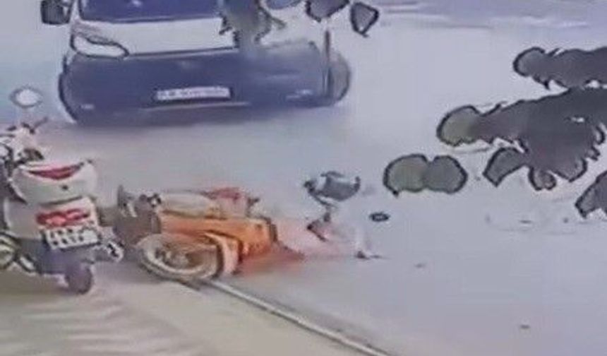 Dönüş yapan minibüs motosiklete çarptı