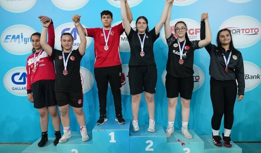 Kastamonulu genç güreşçi Türkiye üçüncüsü oldu
