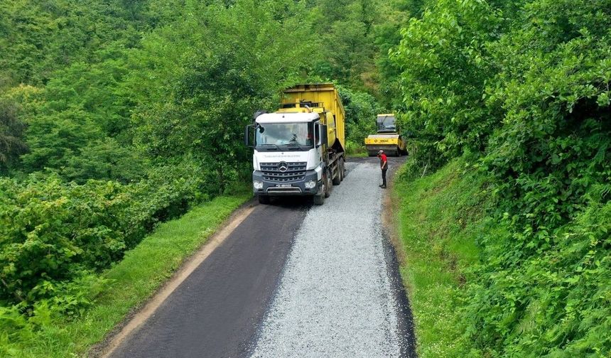 Kırsalda asfalt çalışmaları