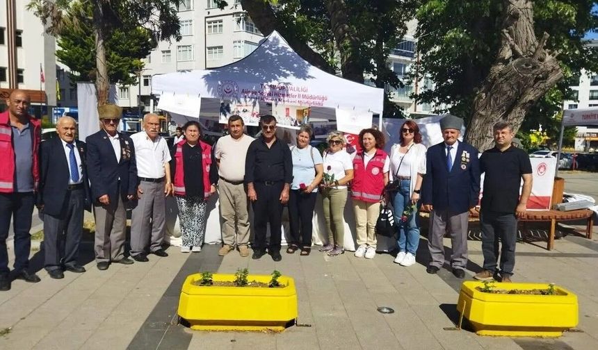 Sinop'ta gazi ve şehit aileleri sanat sergisi açtı