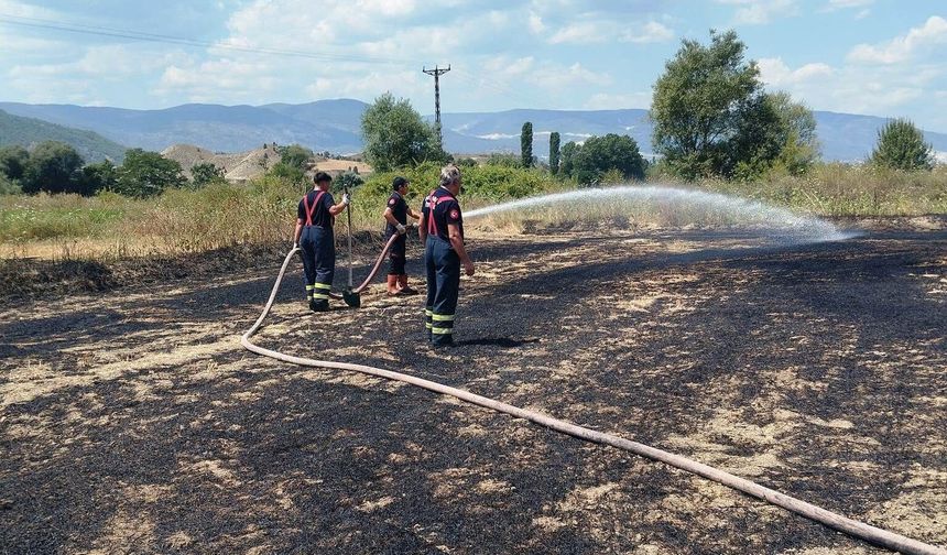 Anız yangınına ekiplerden hızlı müdahale