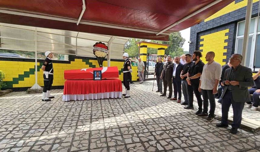 Emekli baş polis, son yolculuğuna uğurlandı