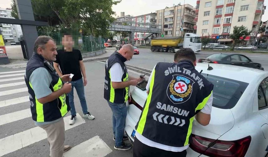 'Korsan taksi' denetiminde 3 sürücüye 300 bin TL ceza