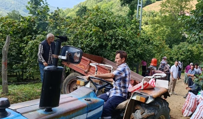 Traktörün römorku devrildi: 6 yaralı!