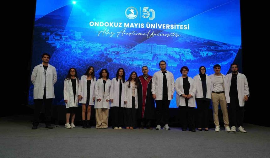 250 öğrenci beyaz önlük giydi