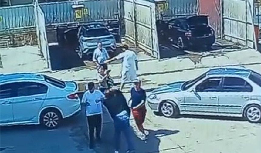 Baba ile iki oğlu tartıştıkları şahsı darp etti
