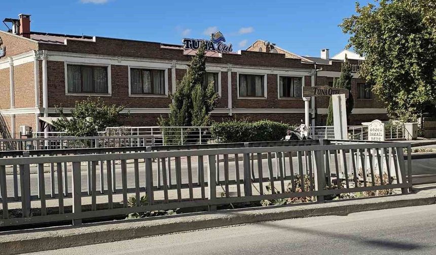 Otel odasında skandal olay!