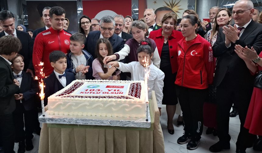 Sinop’ta Cumhuriyet’in 103. yılı resepsiyonla kutlandı
