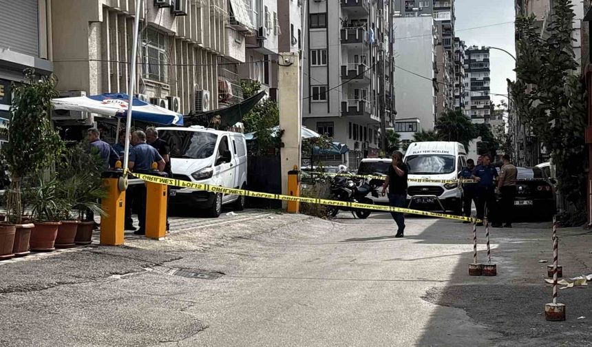 İş yeri önünde silahlı saldırı: 1 ölü, 1 yaralı