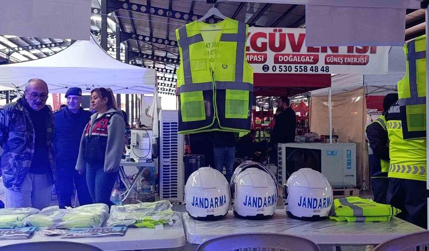Jandarmadan sürücülere reflektörlü yelek