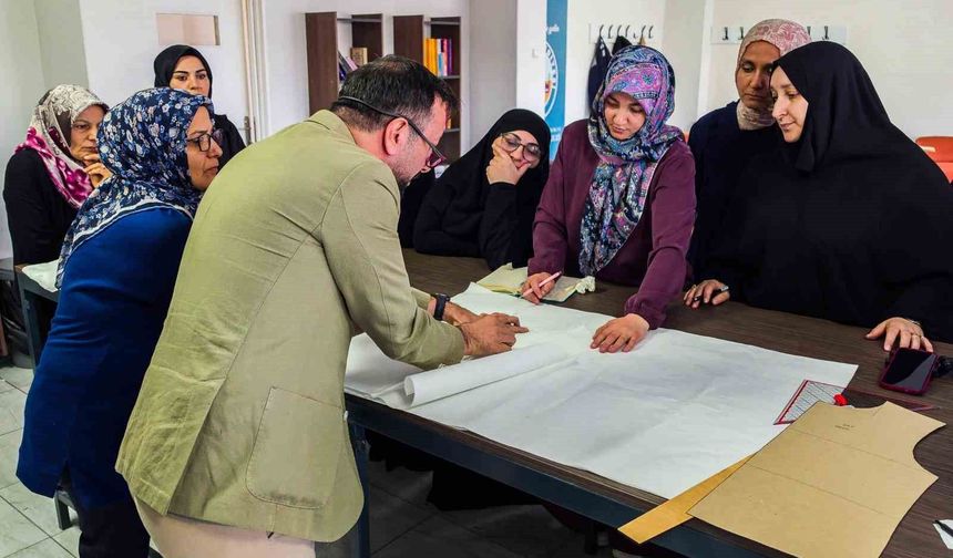 Turhallı kadınlar moda tasarımı kursuyla meslek öğreniyor
