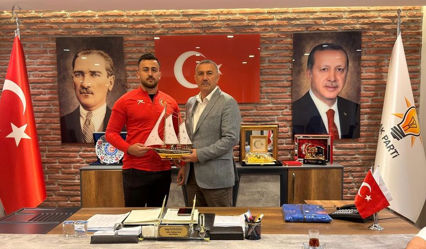Milli Karateci Ümit Ercan, Başkan Üçüncüoğlu’nu ziyaret etti
