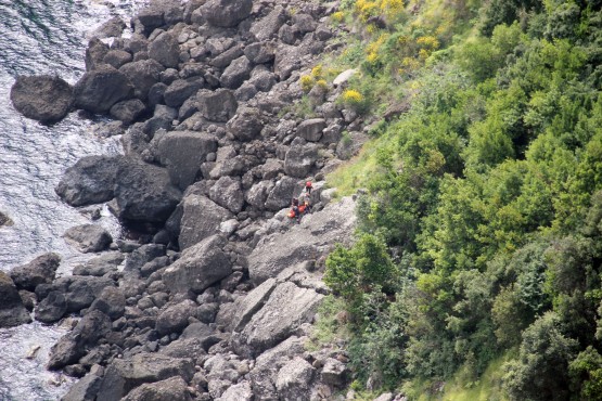 AFAD ve deniz polisinin de aralamalara katılması sonucu sabah saatlerinde denizde Yavuz'un cesedine ulaşıldı.