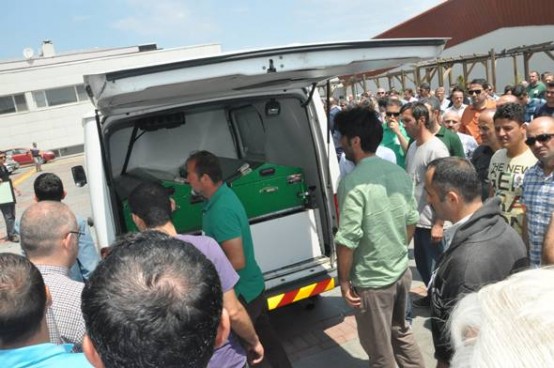 İntihar eden öğretim görevlisi son yolculuğuna uğurlandı