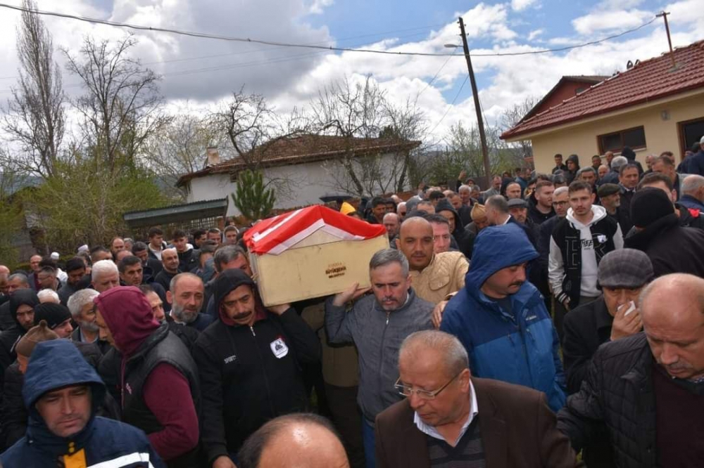 Karabük'te hayatını kaybeden başhekim toprağa verildi - Vitrin Haber -  Sinop Haberleri