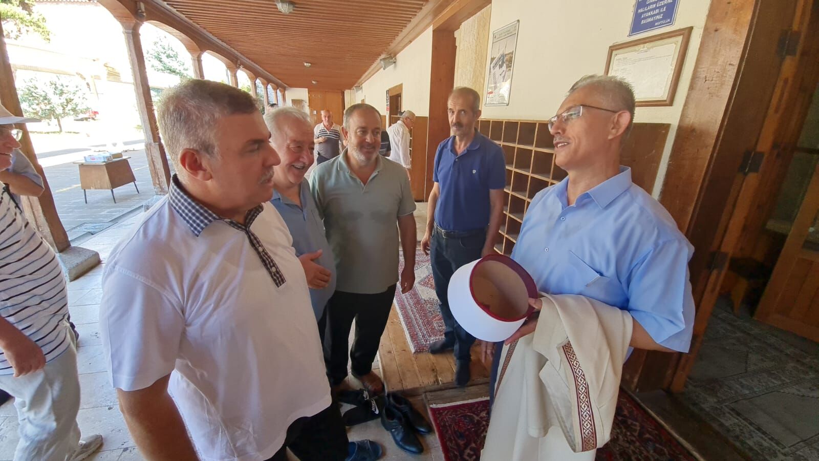 Cuma hutbesi ile mesleğine veda etti