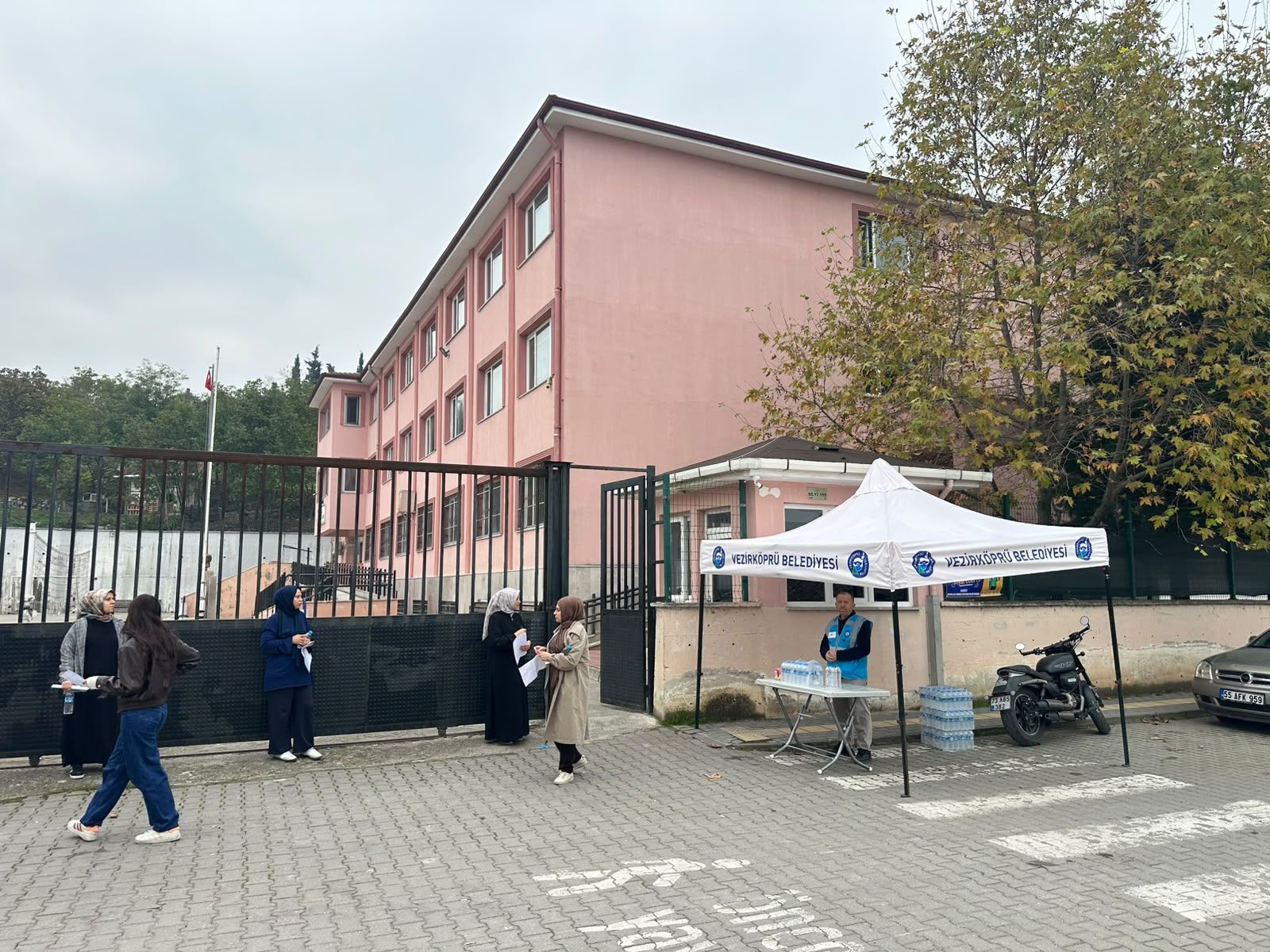 Vezirköprü Belediyesi'nden KPSS adaylarına ikram
