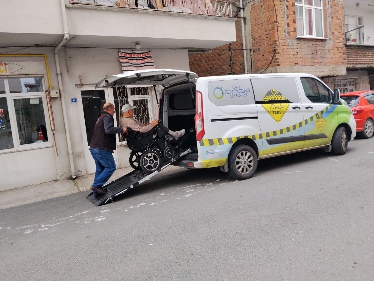 'Engelsiz taksi' özel bireylerin ulaşımını kolaylaştırıyor