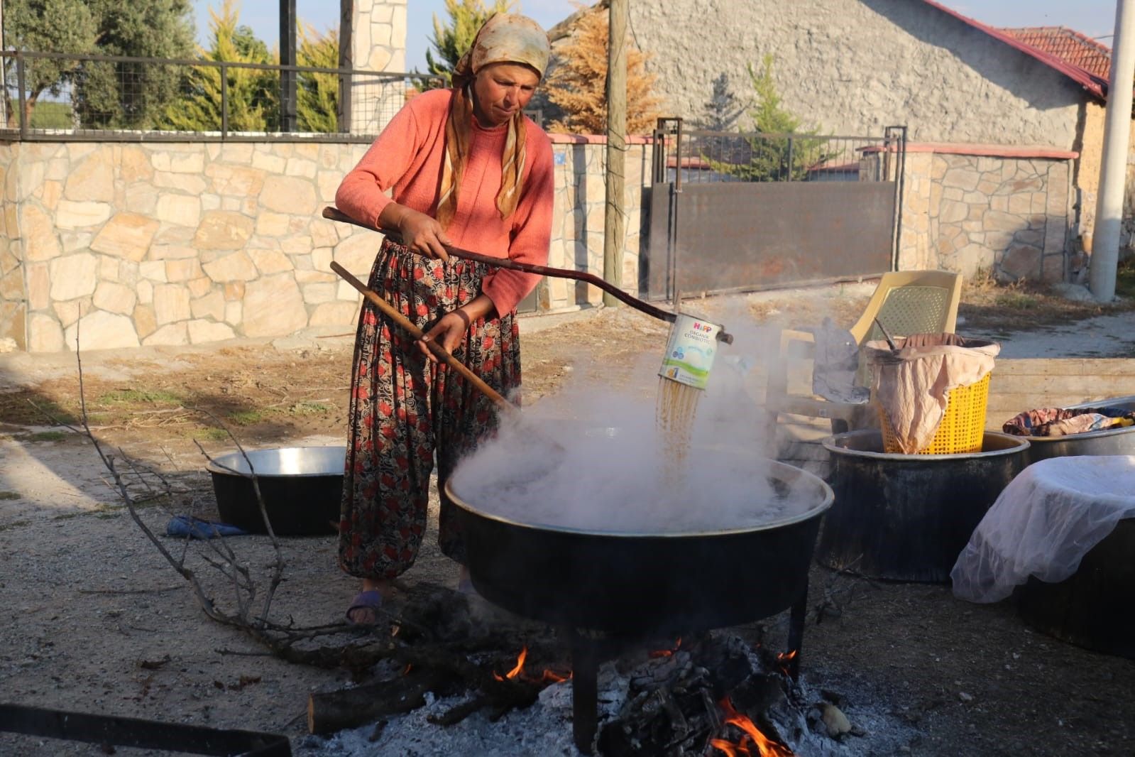 Kazanlar lezzet için kaynıyor