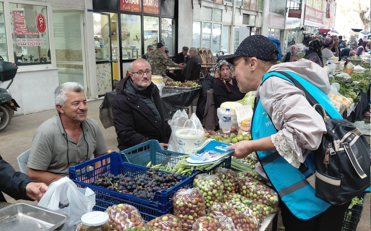 Sinop İYİ Parti'den pazar yeri ziyareti